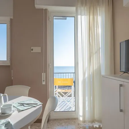 塞布丽娜公寓酒店