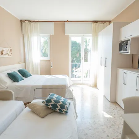 塞布丽娜公寓酒店