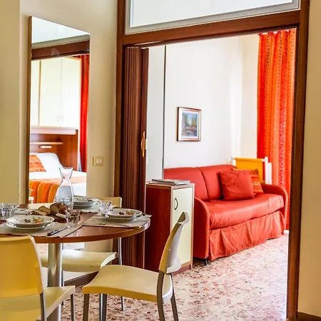 塞布丽娜公寓酒店 3* 切里亚莱