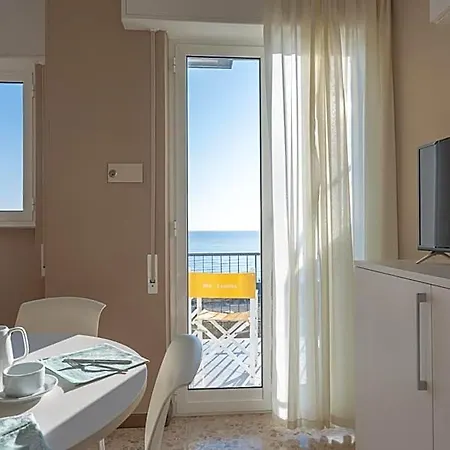 Sabrina Aparthotel 3*